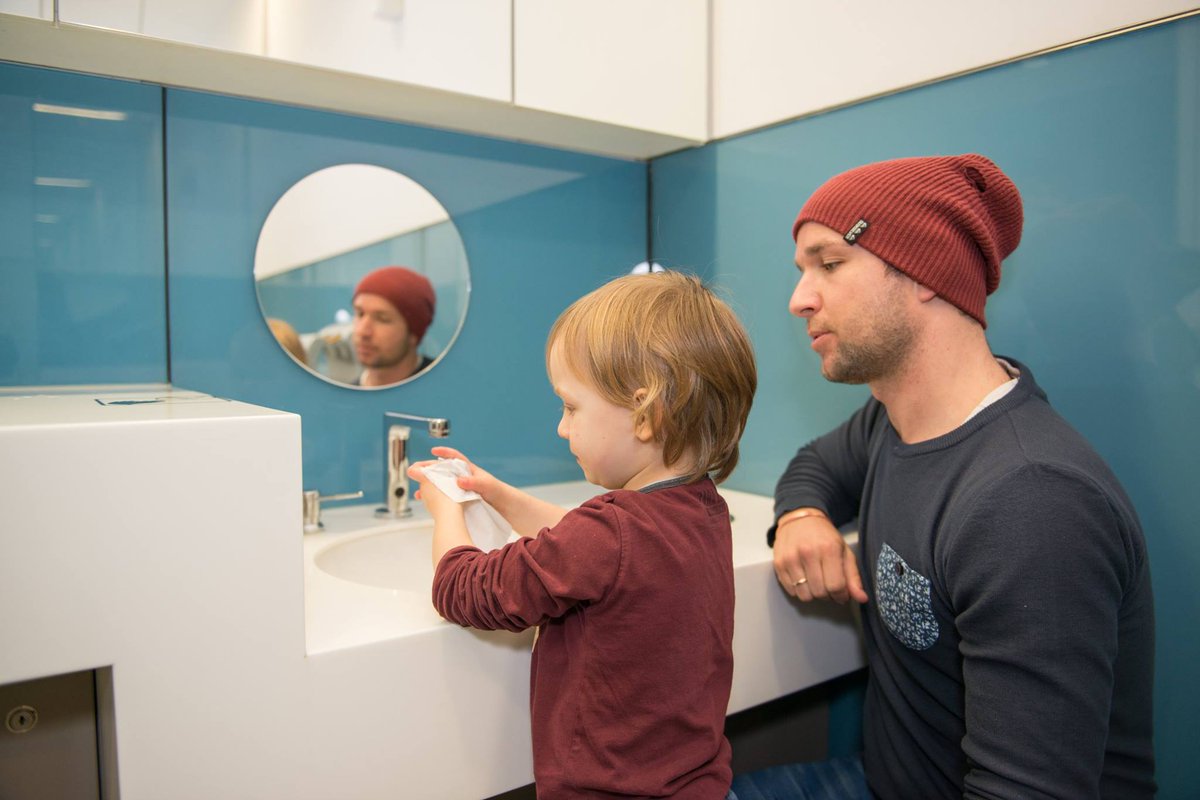 PCLeipzig's tweet photo. Damit sich auch die #kleinsten #Gäste bei uns wohlfühlen, haben wir an alles gedacht, z.B. in unseren #WC-Anlagen :) https://t.co/mF0uGJgBAp