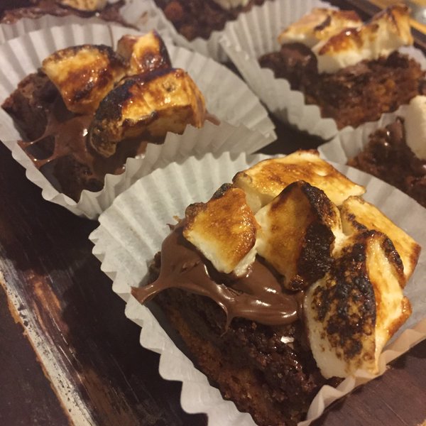 musican2016's tweet photo. The most enjoyable thing is eating dessert with a good music! @musican2016 x @bebelas_ #IESEGSMM https://t.co/d8kH2HycPA