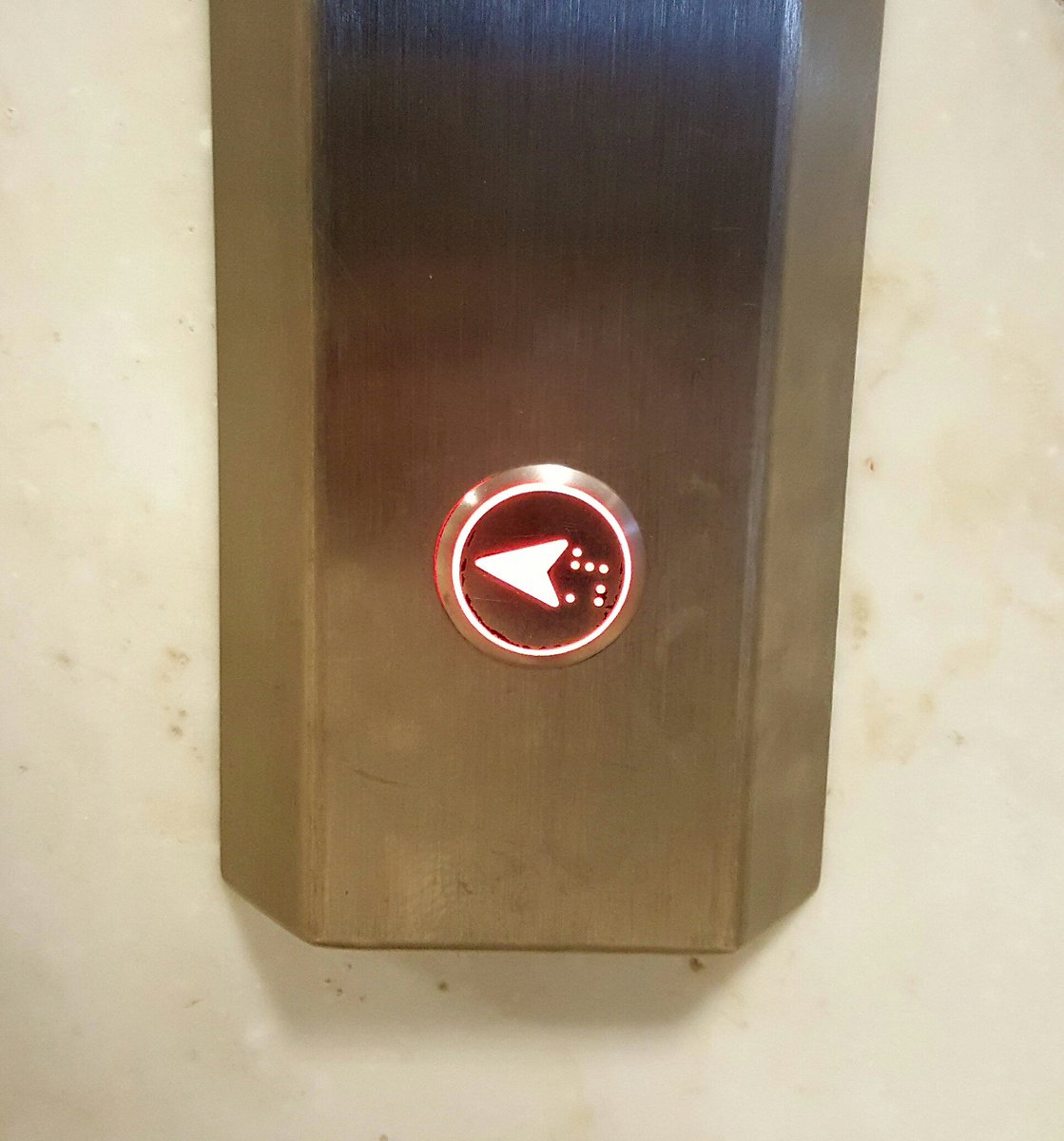 EmotionInsight's tweet image. I wonder if I'll be transported to a magical factory of deliciousness. #UI