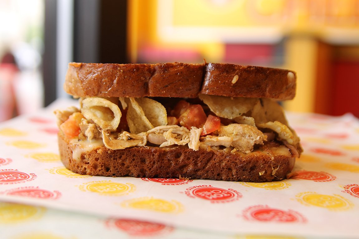 TomAndChee's tweet photo. Celebrate National Potato Chip Day w/one of our crunchy grilled cheese sandwiches! #FreeCrunch #EatsWhatsFun https://t.co/rJnge6tGl5