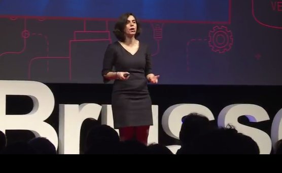CE_PTrep's tweet photo. Susana Sargento, vencedora do Prémio #EUWIN2016, explica "como pode uma cidade ser inteligente?" @ #TEDxBrussels https://t.co/OuaH59plbJ