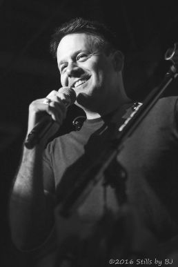 TXMusicChart's tweet photo. Creager - tough spot! Finlay tribute, too https://t.co/A2TZXD4FQs https://t.co/KgazejV53U