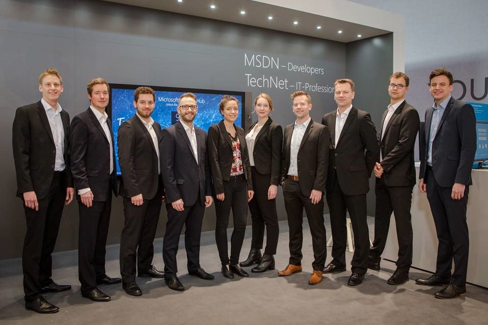 msdev_de's tweet photo. #MSDN und #TechNet auf der #CeBIT16 Seid Ihr auch da? #digitaleswirtschaftswunder https://t.co/fUySBppMLG