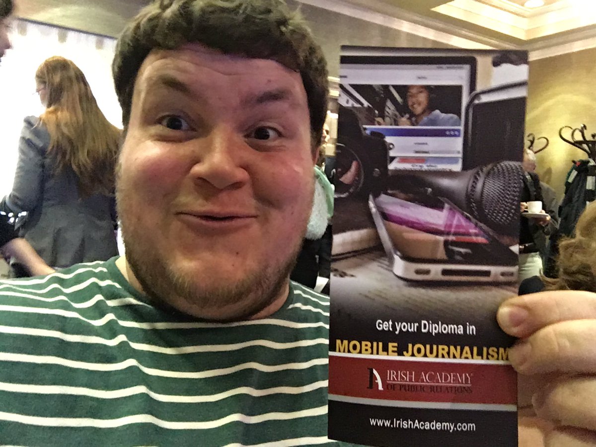 Really enjoying @DublinFreelance! Would love to win the @IrishAcademy #MoJo course #NUJFF #SillySelfie