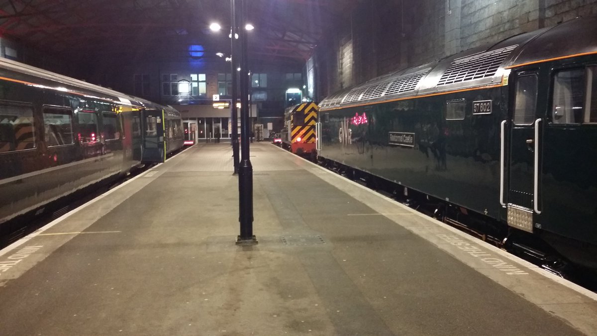 Prorail5's tweet image. For a brief moment everything turned green