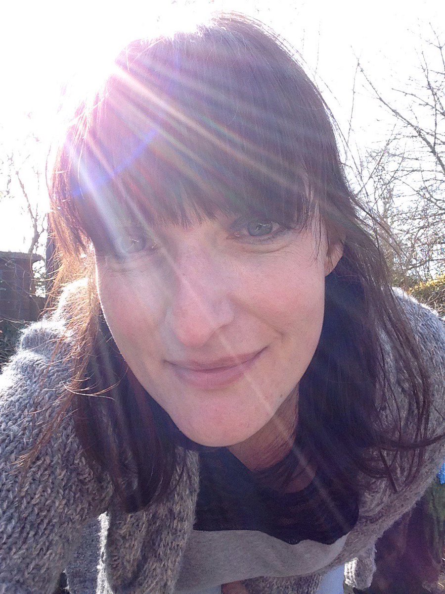 3kleineblumen's tweet photo. Loving #sunshine #britishspringtime #birdsong #everyonesmiling https://t.co/q0py3XGctf
