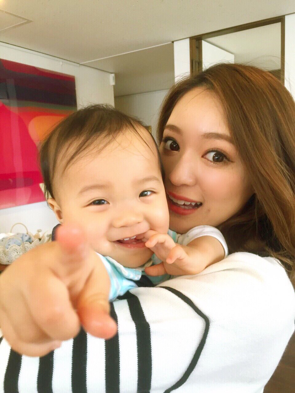 Twitter 上的 Chay 先日 大切な幼馴染の赤ちゃんの誕生日を祝いました 1チャイ 本当に良く笑う子 で見てるだけで幸せな気持ちになれる まだまだこれから何にでもなれちゃう可能性を秘め倒してる赤ちゃんが羨ましくもあるな そしてママ1周年もおめでとう