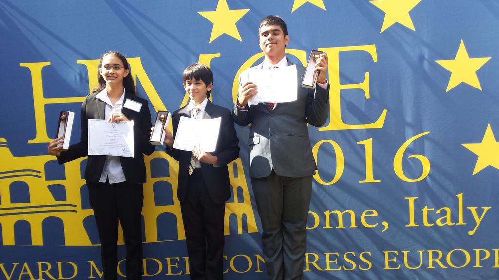 DSB MUN Rome 2016 tweet media