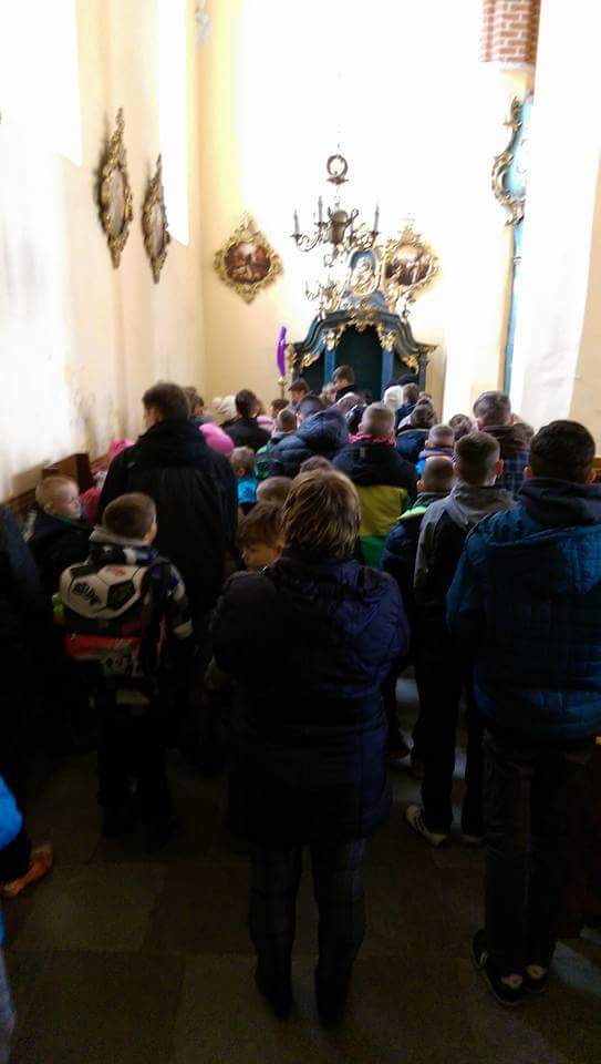 Pelplin_Misje's tweet photo. Polecamy alumnów #WSDPelplin, ktorzy od dzisiaj pomagają przy rekolekcjach wielkopostnych @Janusz1967 @padre_rafal https://t.co/Q4MDtgWp8K