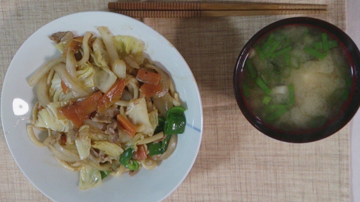 ASio76's tweet photo. 今日は友達とケーキ作りしました！
ベーキングパウダー使わなかったのにふわふわ！笑
美味しかった！
焼きうどんも食べてお腹いっぱい！
楽しい時間を過ごせました。 https://t.co/cd9UNULUVf