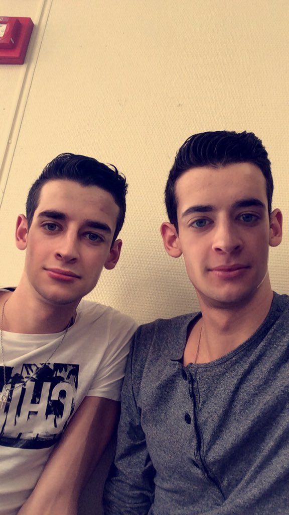 ManOfStyIe's tweet image. PTDR ON A ENFIN FAIT LE FACE SWAP YA AUCUNE DIFFÉRENCE (avant/après)