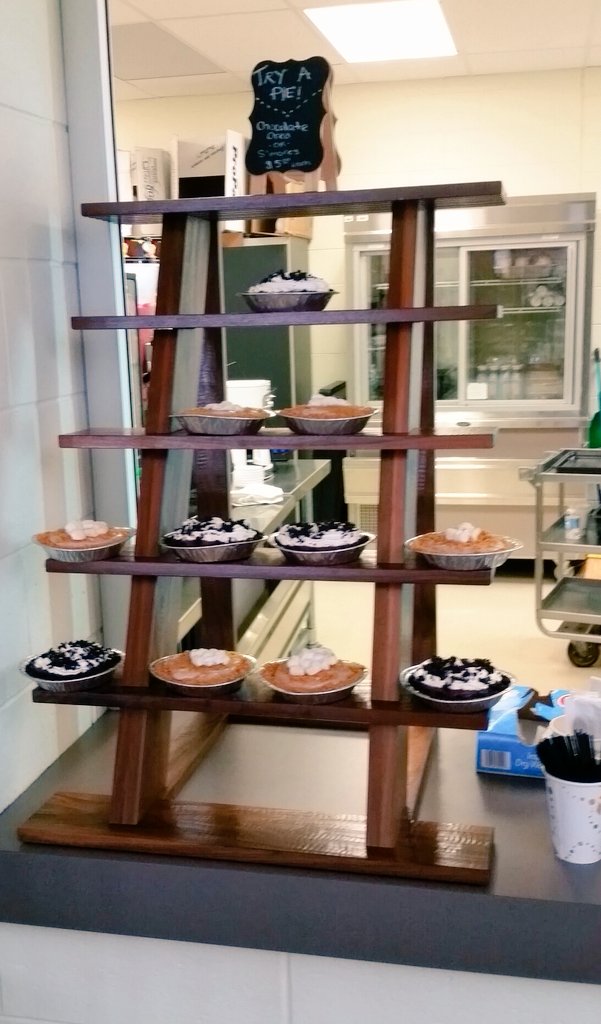MNSDFood's tweet photo. Happy Pi (Pie) Day! Join us for some delicious pie at lunch today! Pi= circumference /diameter. #iheartpi, #3.14 https://t.co/OFJ6mkufKS
