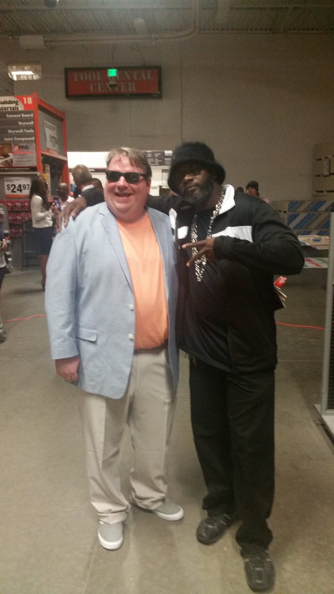 SophiaWestTHD93's tweet photo. Store 2912 went back to the 80's. A wonderful success sharing party.  LL Cool J, Don Johnson and Joe Montana came https://t.co/SINgDUOKzK