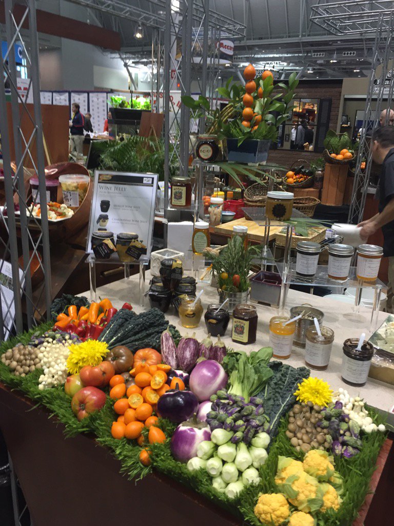 _PapaG31's tweet photo. Day 2 NE Food Show #Costafruit https://t.co/xH8tvu7Vgc