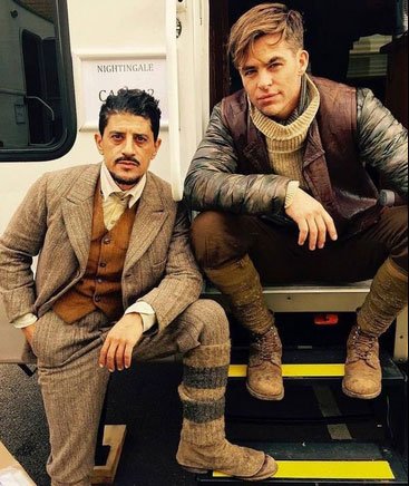 Multi_Tele's tweet photo. Primer vistazo a Chris Pine en el set de "Wonder Woman".#ChrisPine https://t.co/idZrGGDWhU