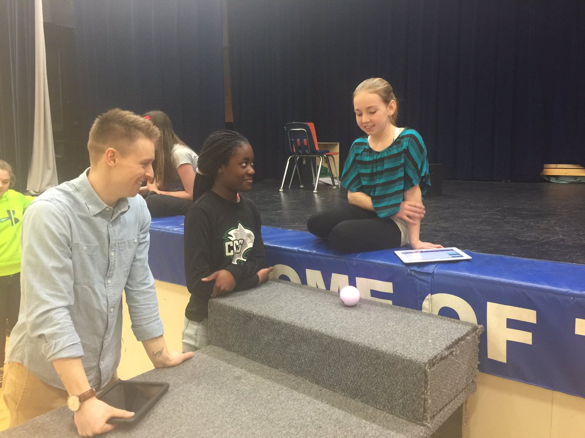 vicmo7's tweet image. Davidson School Grade 1-12 coding project. The new literacy @SunWestSD207   @ArleneLow #uptocode