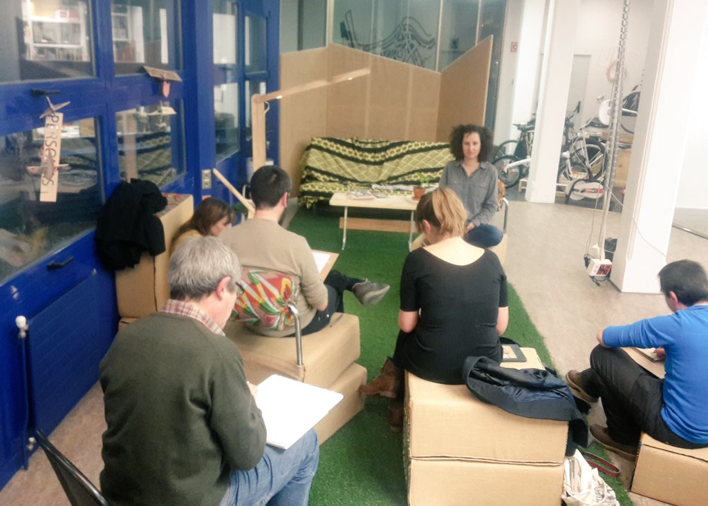 Muy buen ambiente con la gente de <a href="/DibujaTolrato/">Dibuja Tolrato</a> retratando a tope a las miembrxs de <a href="/wiki_toki/">Wikitoki</a> !! #mooola