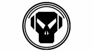 leggy26a's tweet photo. #nowplaying #housemusic #EDM #WotsMyCode Dubplate https://t.co/N23yUjVrTU https://t.co/HRJJPaTcQ4
