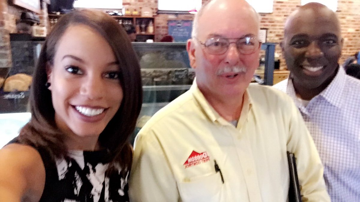 CandiceSmithTV's tweet photo. It was nice meeting you Lee! #DemolitionCoffee #Petersburg https://t.co/b9FhHdvlNW