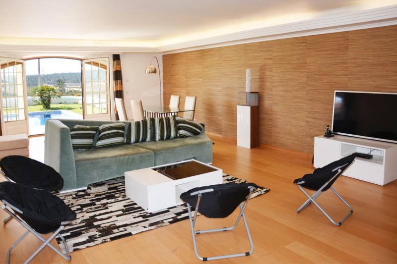 tripadvisor.co.uk/VacationRental… Book right now your vacantions ....