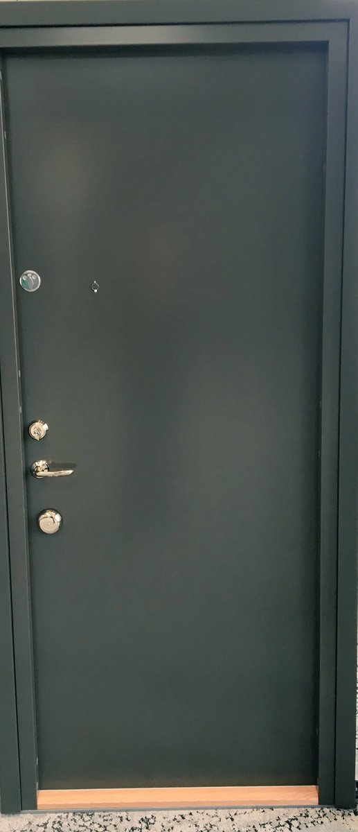 OyvindRein's tweet photo. ...er en tur på hovedkontoret til #Daloc og ser på de nyeste #sikkerhetsdørene våre! Denne var jo lekker😎 https://t.co/2DopNrebcu