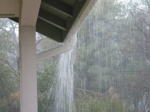 SMTeamMFH's tweet photo. For tips on cleaning out your gutters for the spring rain visit https://t.co/ZFrrLsNMi5 and check out today's post. https://t.co/fqFa5qiwEf