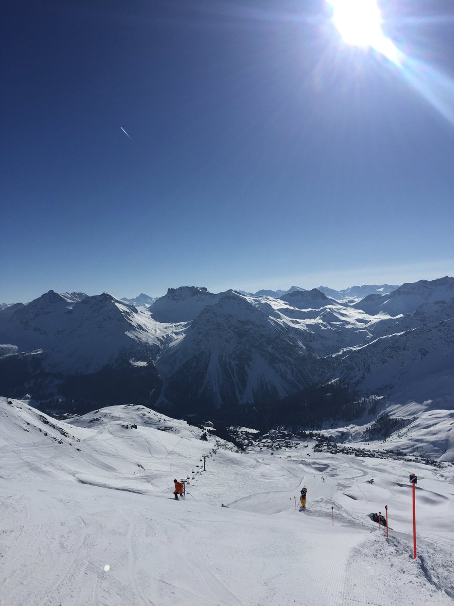 roundtizzy's tweet photo. Hello Arosa Electronica #Arosa #arosaelectronica https://t.co/YbI0m3wjyS