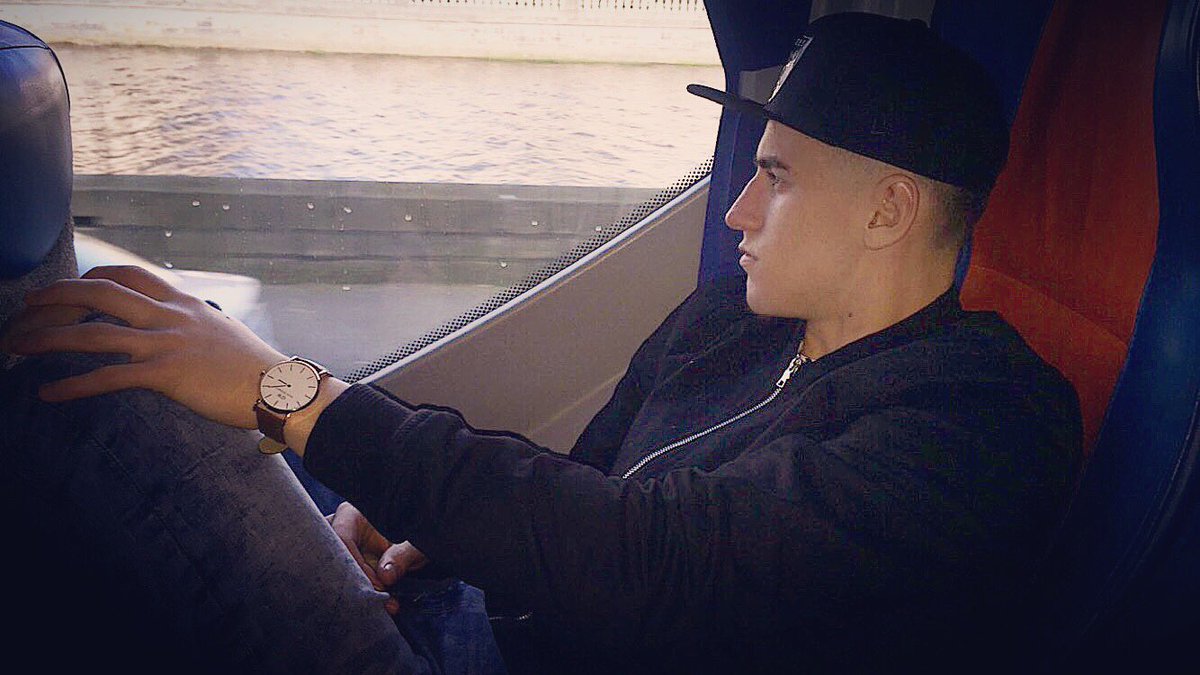 NathanAdams95's tweet image. Shows done... Home time 🚍 #ARmodels