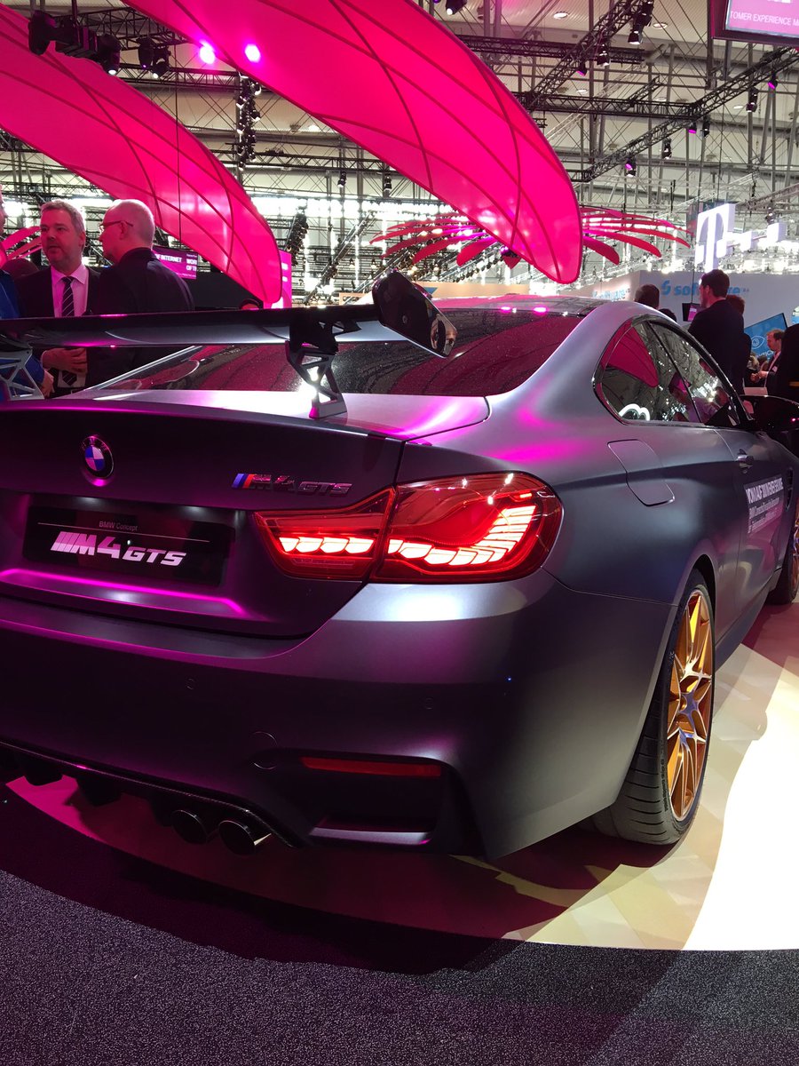 OlafMackert's tweet photo. @CeBIT booth @deutschetelekom #Innovation #m4gts #semipermeable #screen https://t.co/ttNZ8yuw2C