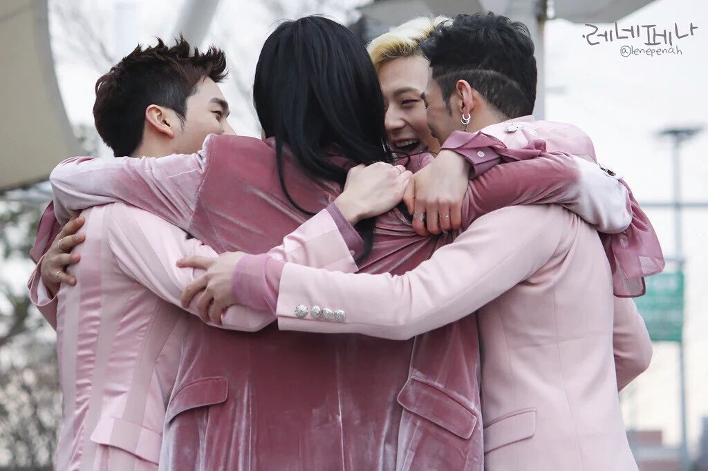 NuestPics's tweet photo. #4YearsWithNUEST https://t.co/JroySlmQYS