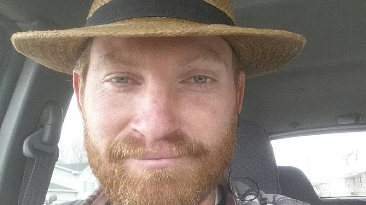 hateyardworkles's tweet image. It&apos;s all in the hat!! Choose wisely my friends!