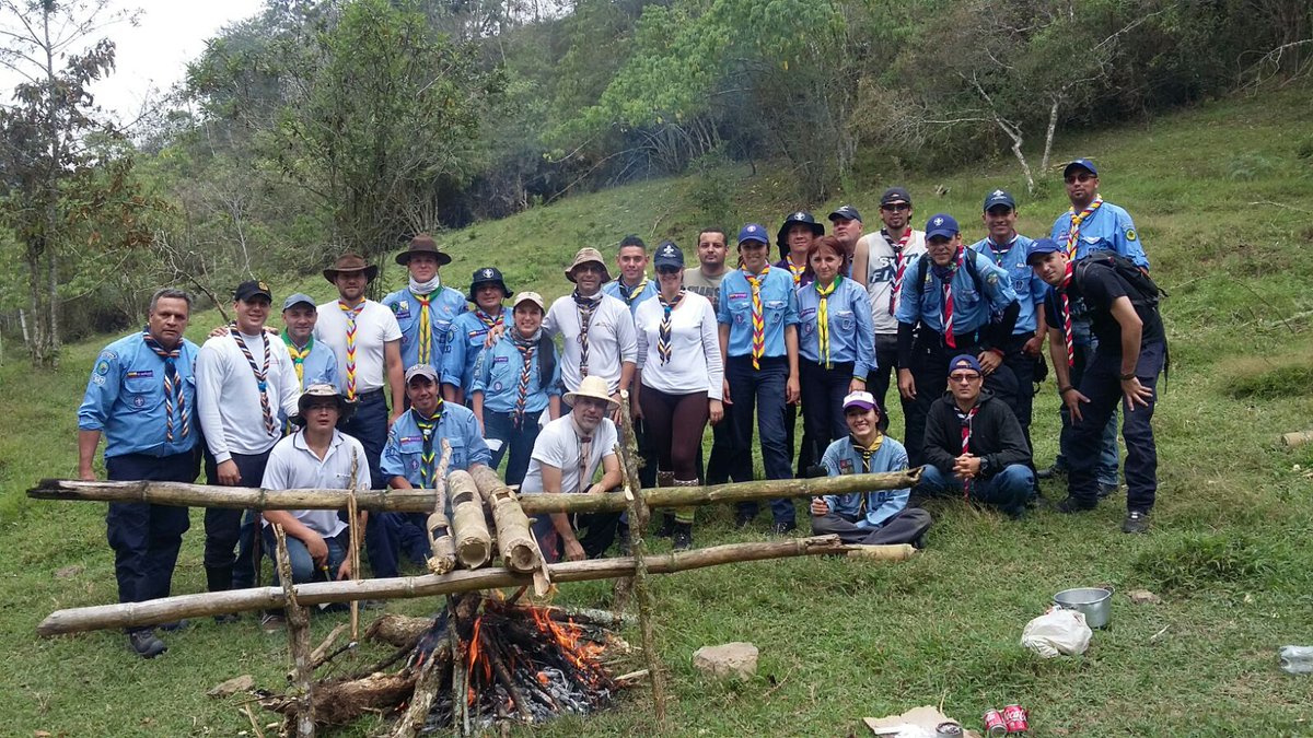 Latinfilmaker's tweet image. Todo un exito el Taller Tecnico de Campismo de ASA, jefatura 112 presente!!.