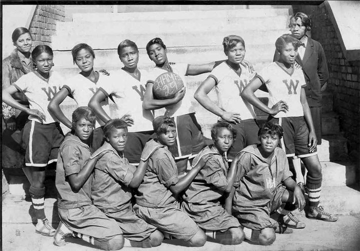 capefearmuseum's tweet photo. 1929 Williston Industrial High School Girls' Basketball Team #sundayfunday #basketball #willison https://t.co/lVJLmmyhHc
