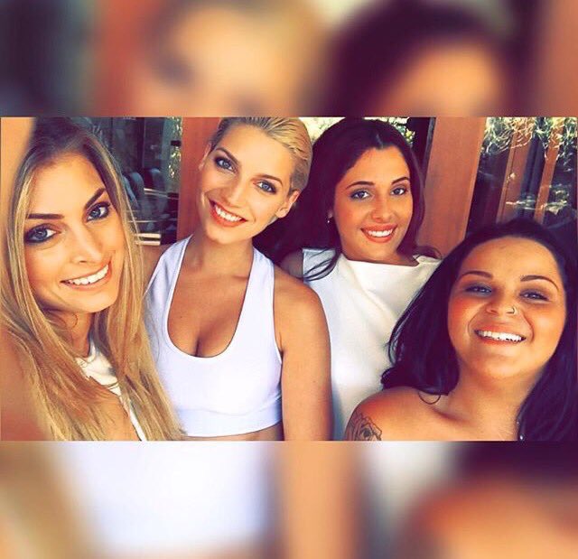 CoralieNews's tweet photo. #PHOTO : @MelanieSS9Off @offss9coralie @Lpdla2Sarah &amp; @ouiiiiii_nadege. #LesAnges8 https://t.co/nsHFrAKsFX