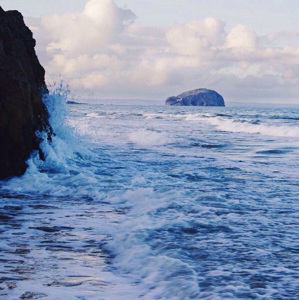 VSCOvisuals's tweet photo. breaking waves 🌊 https://t.co/g0QEgOvEJF