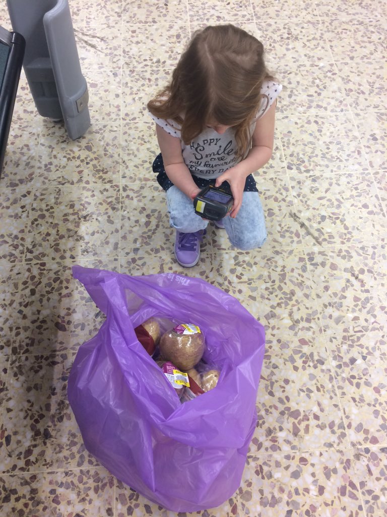 charl39's tweet photo. Rosemary collecting on behalf of @ChBrightside yesterday was pleased with her little helper!
#mealsacrossthemersey https://t.co/UWm5JhG87w