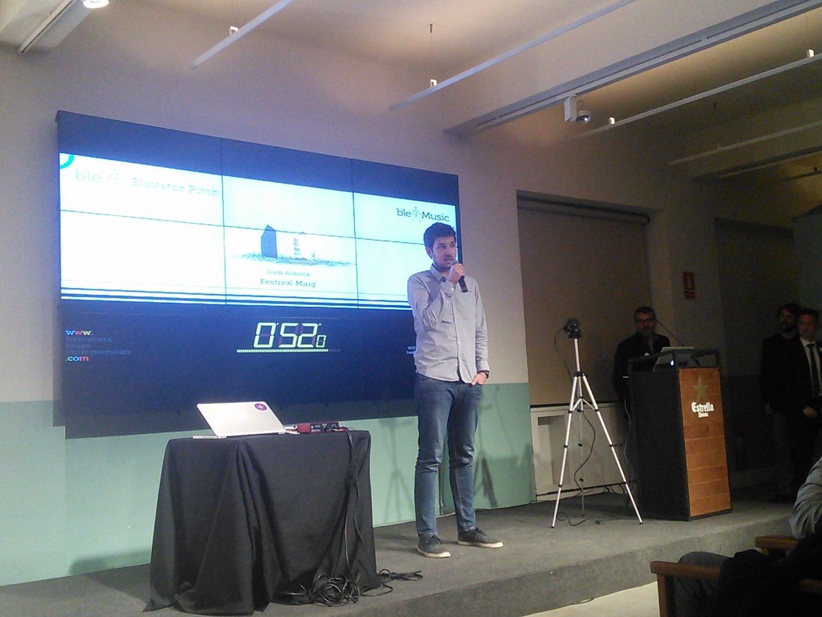 F2F_newsletter's tweet photo. Nice to see our friend @JordiAldoma rocking the stage @bcnentrepreneur #bleandmusic https://t.co/HtxKnXTyTP
