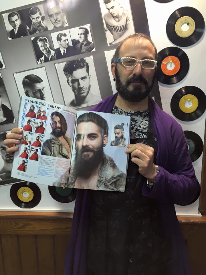 revPBpeluqueria's tweet photo. #Barbería #Sanany #Campillos #Málaga en #revistapeluquerias #phsmag531 :) #barberpower #barberiandaluza #buenagente! https://t.co/JLxJVZbFmG