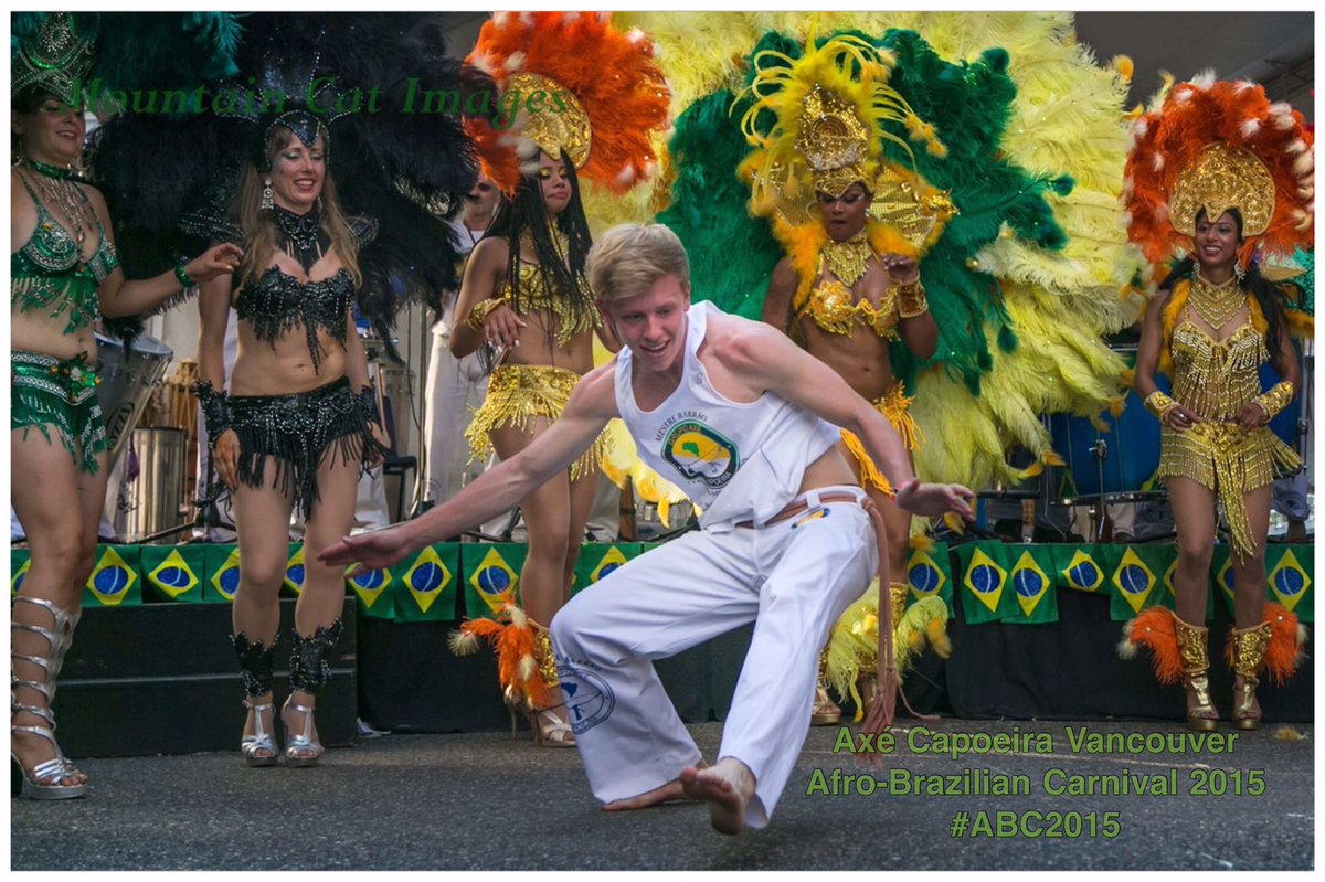 axecapoeiravan's tweet photo. Salve! Mon schedule: 5,6,7 pm -Kids,Intro,Adults #capoeira
Enjoy this cool pic of Axé team from the #ABC2015 #Ninja https://t.co/iZBa2TV9T3