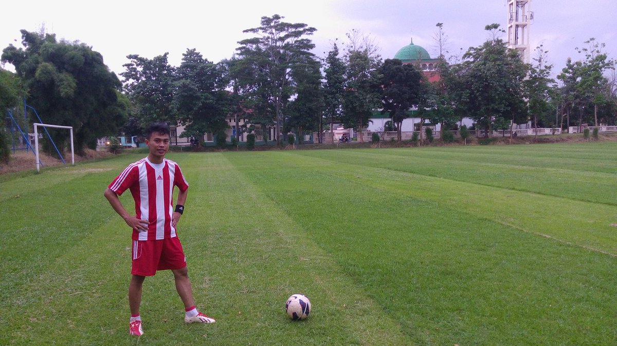 dedichandra2's tweet photo. ⚽🏃 https://t.co/xDGsGUm4zP