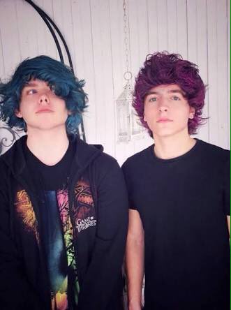 EpPotatoe's tweet photo. Throwback to dyed Hair Pol and Danneh 
good time *sighs* good times https://t.co/WPT7DvUCUJ