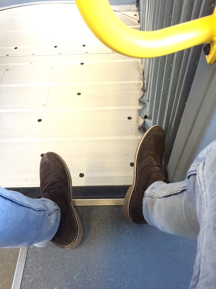 GDLogout's tweet image. On the way home with dubstep (Superheroes by Panda Eyes and Riot)