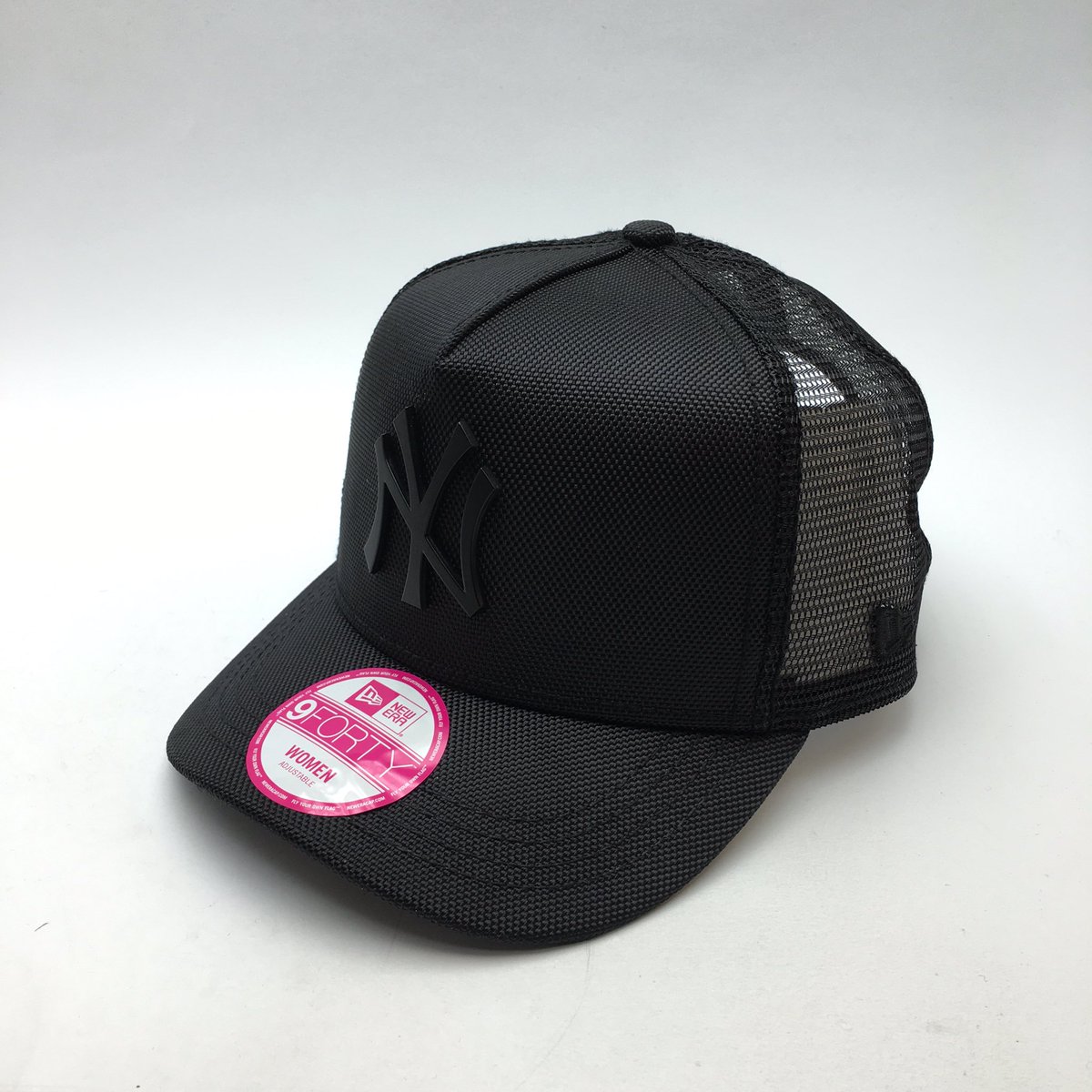 Senovazna6's tweet photo. Zitra online na https://t.co/JCQWFdE7hT #snapbackscz #senovazna6 @snapbackscz https://t.co/KWVZFNUMiU