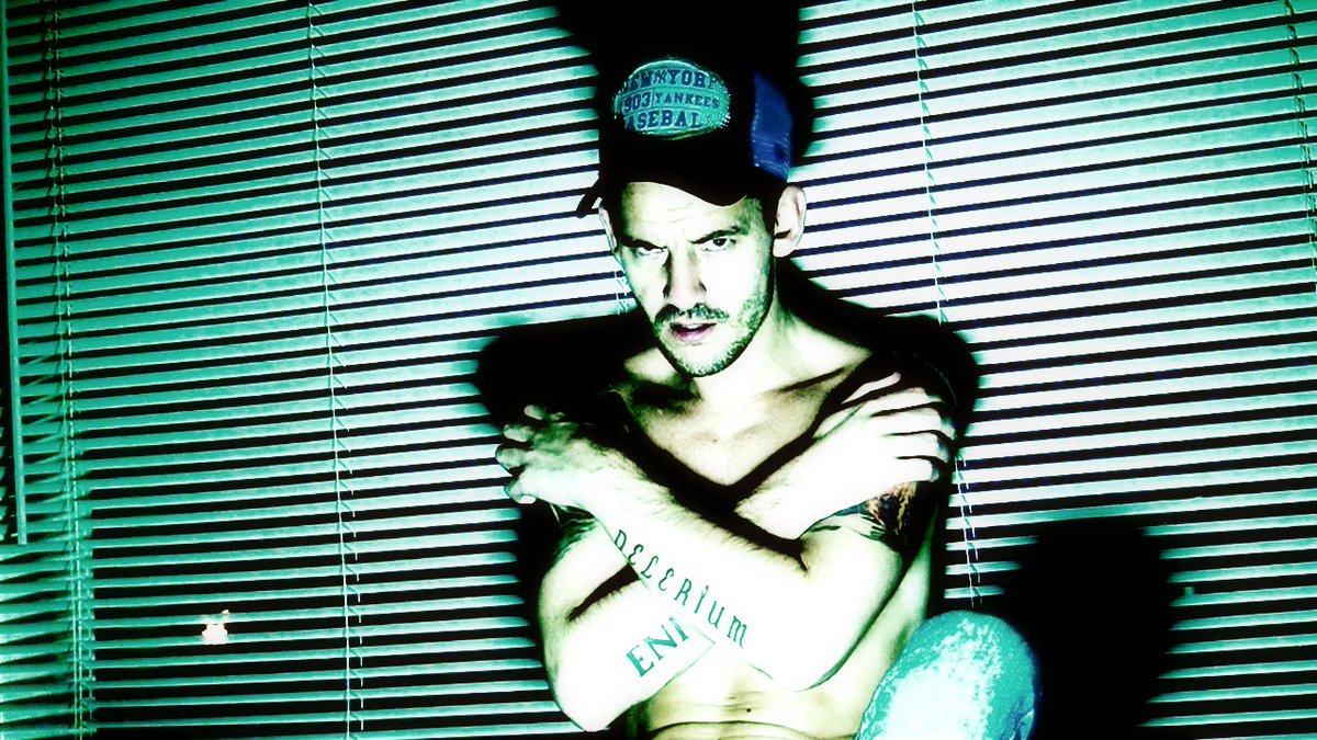 MarkLoverush's tweet photo. Solo #Selfie Photoshoot Last Night... Not bad for first attempt
#badboy #shirtless #tattoos #nighttime #male #model https://t.co/eCgFa3DWvt