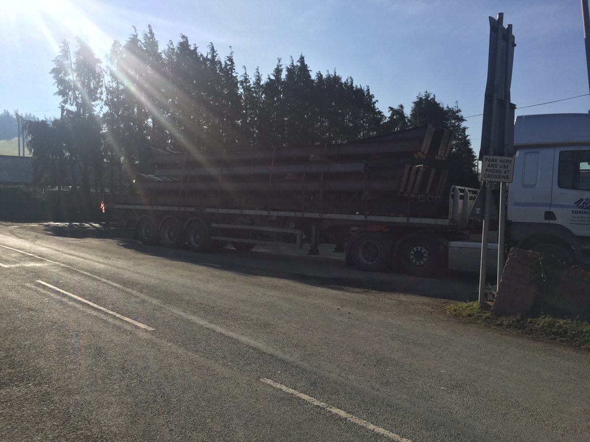 GarethPughSFB's tweet photo. Friday's load of steel sent off to Swansea via the galvanisers https://t.co/hxxrIKuMcc