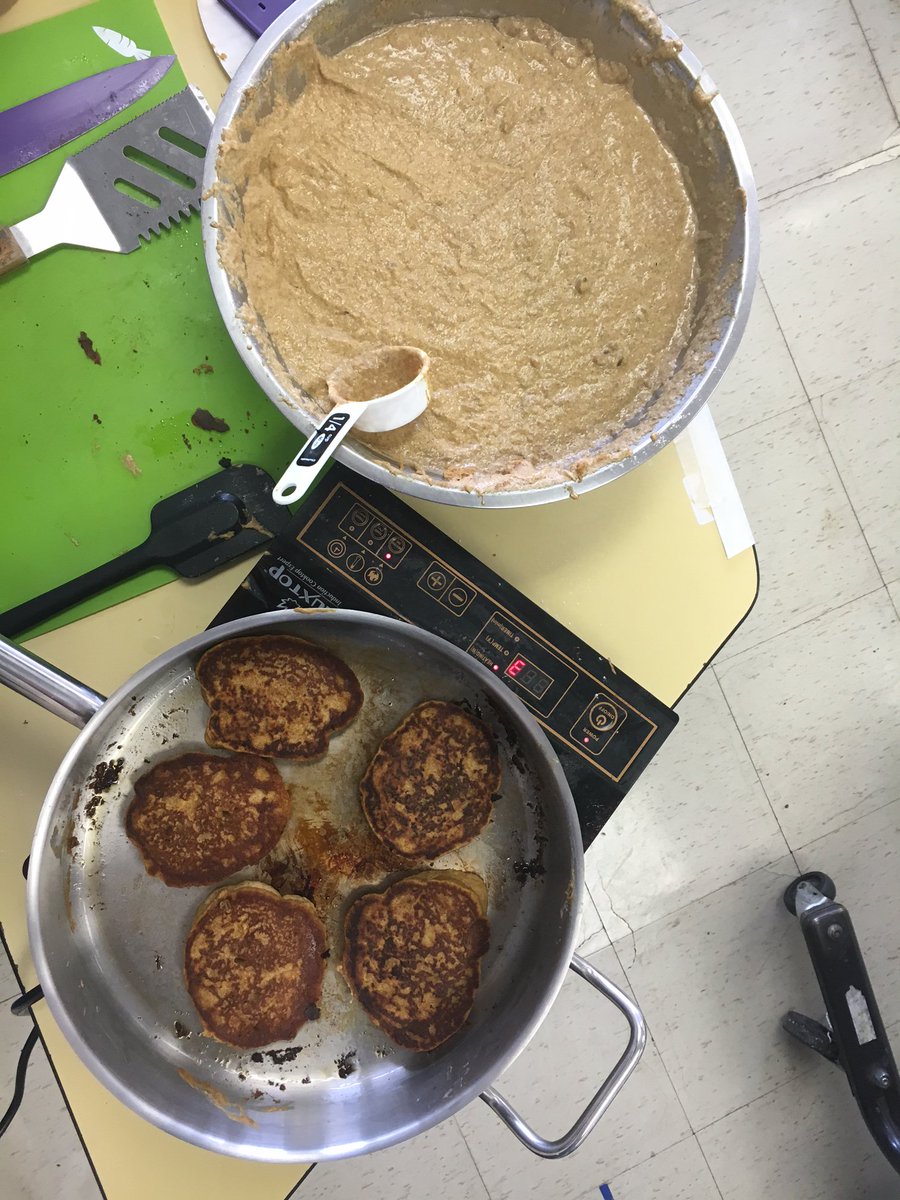 FoodCorps's tweet image. For Natl #SchoolBreakfast Week, @mariereedes students enjoyed avocado black bean toast &amp;amp; pumpkin pancakes! @OSSESGP