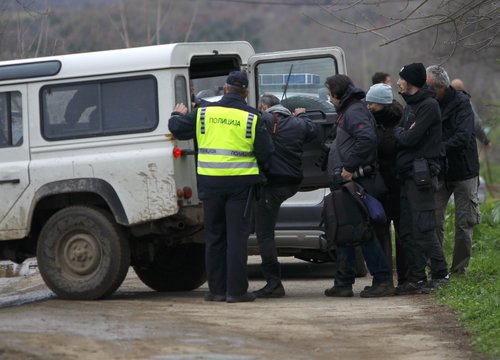 IKaragiorgas's tweet photo. #Refugees Arrested photographers escorted by #FYROM police @euronews - More pics here https://t.co/nhT6Wc8qNt by RWS https://t.co/i27Dk1PNYj