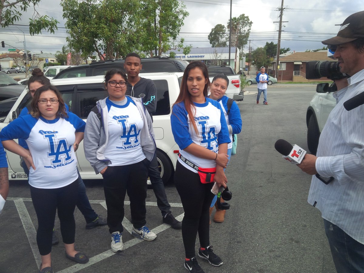 maestrajasmine's tweet photo. @Telemundo thank you for covering us! @LA4Youth @YouthJusticeLA #fightthelockdown #la4youth #march4respect https://t.co/bpUvqR45JS