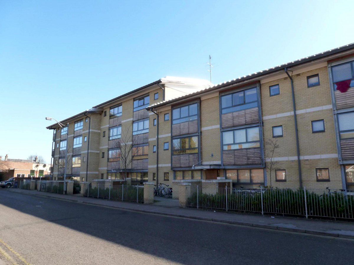 Leaders_East's tweet photo. Want to move to  #ColeridgeRoad? View this 1-bed property, up rent now at £895 pcm https://t.co/KxH68l6U6j https://t.co/pH9k2oBnnK