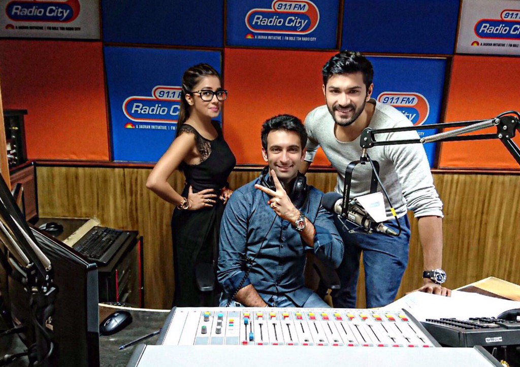 Had a fab time at <a href="/radiocity/">Radio City</a> for @theahmedabadexpress promotions. Download <a href="/picnut/">Ray Dreisen</a> and use passcode 223344